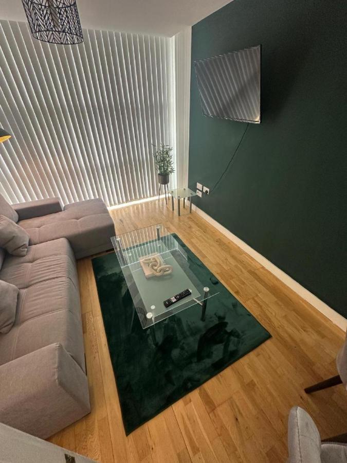 View One Bedroom Apartment *